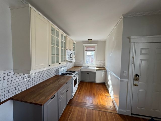 84 Tudor St 6, Chelsea, MA 02150