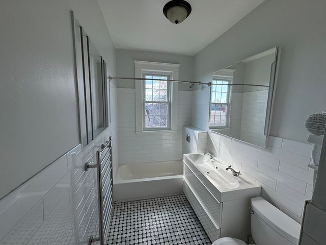 84 Tudor St 6, Chelsea, MA 02150