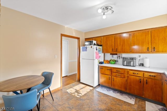 32 Sunset Dr, Woodbridge Twp., NJ 07064