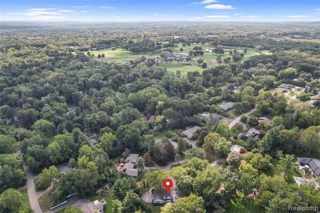 27220 Willowgreen Court, Franklin, MI 48025