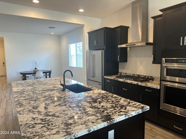 10864 W MARSHALL Avenue, Phoenix, AZ 85037