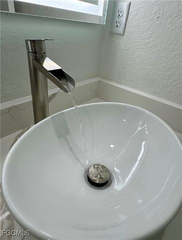 7029 Palpano CIR, Labelle, FL 33935