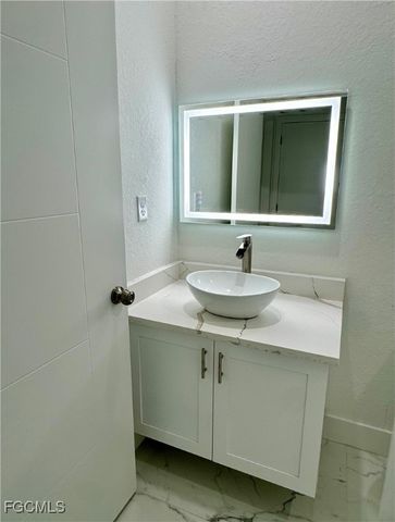 7029 Palpano CIR, Labelle, FL 33935