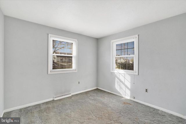 1825 POWDER MILL RD, York, PA 17402