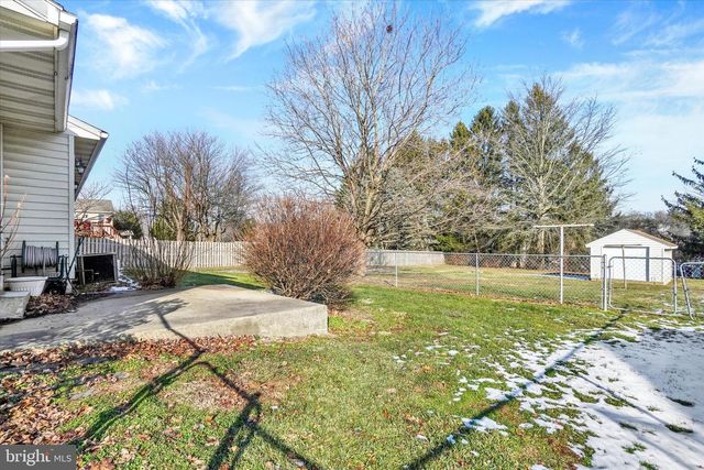 1825 POWDER MILL RD, York, PA 17402