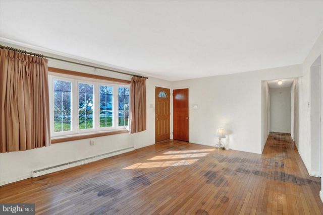 1825 POWDER MILL RD, York, PA 17402