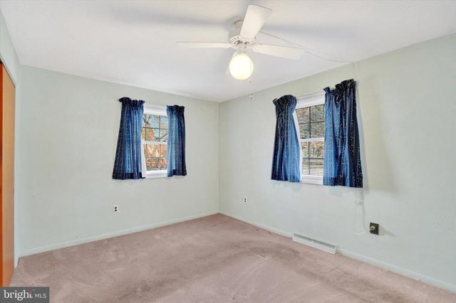 1825 POWDER MILL RD, York, PA 17402