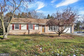 1825 POWDER MILL RD, York, PA 17402