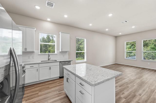 15608 Sycamore Drive, Montgomery, TX 77356