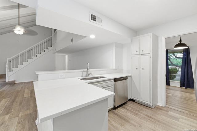 6106 Vance Jackson Rd Apt 1, San Antonio, TX 78230