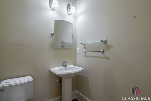 827 Commons Park, Statham, GA 30666
