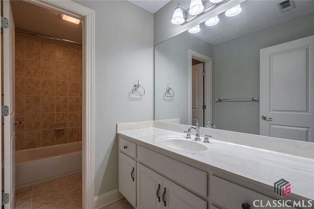 827 Commons Park, Statham, GA 30666