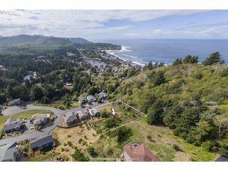 8900 Ne Harbor View Pl, Depoe Bay, OR 97341
