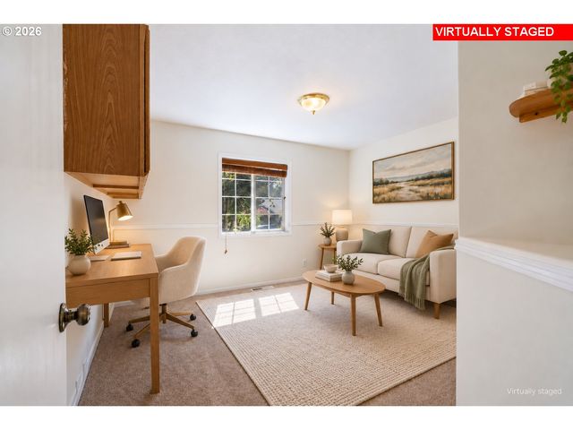 891 WHITETAIL DEER St, Salem, OR 97304