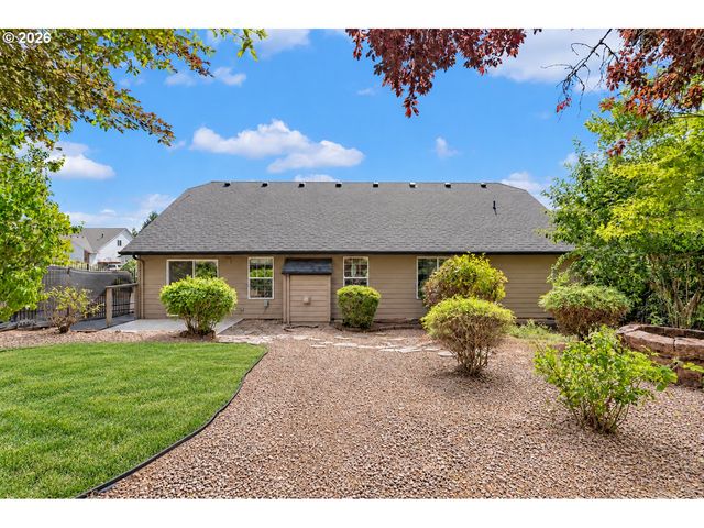 891 WHITETAIL DEER St, Salem, OR 97304