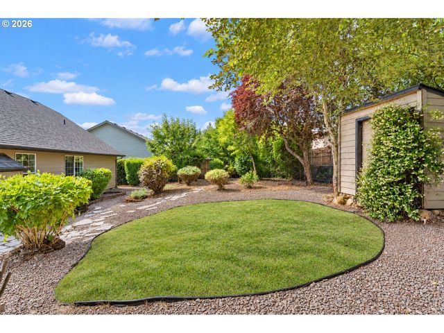891 WHITETAIL DEER St, Salem, OR 97304