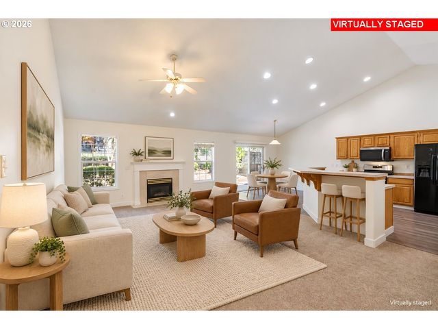 891 WHITETAIL DEER St, Salem, OR 97304