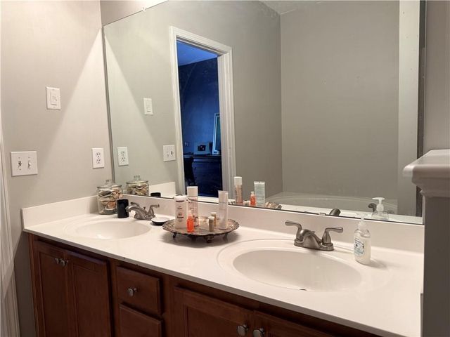 1827 Willow Branch NW Lane, Kennesaw, GA 30152