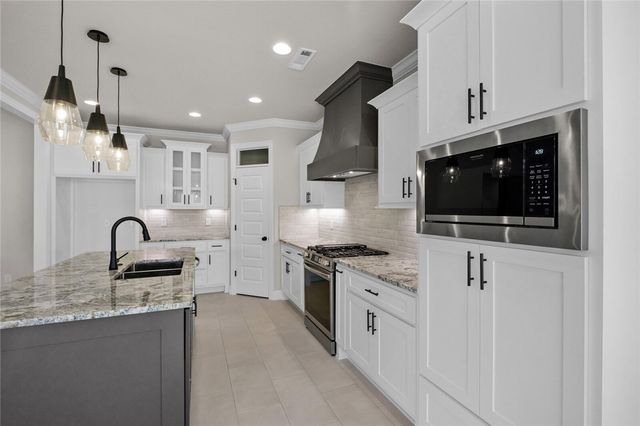 2404 Salmon Street, Pea Ridge, AR 72751