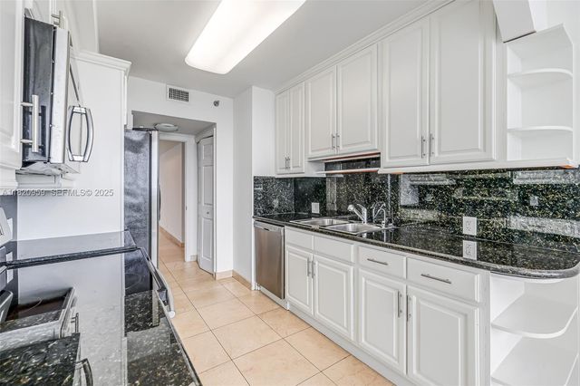 20281 E Country Club Drive 1412, Aventura, FL 33180
