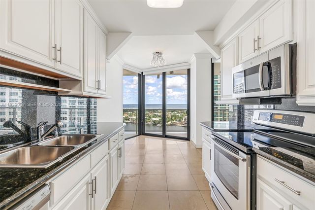 20281 E Country Club Drive 1412, Aventura, FL 33180