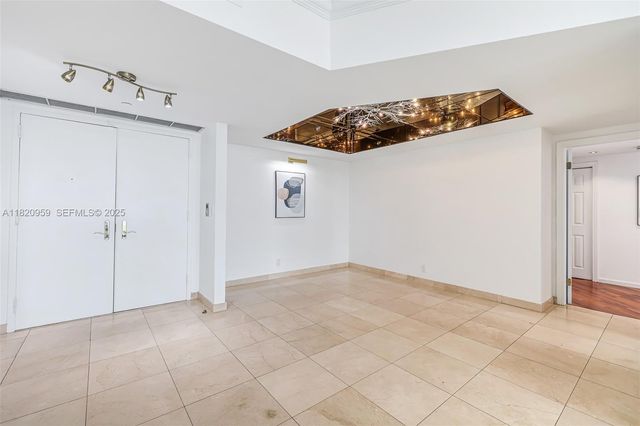 20281 E Country Club Drive 1412, Aventura, FL 33180