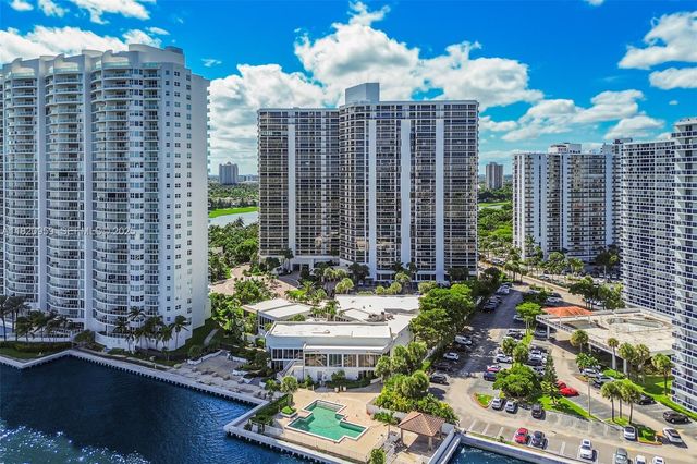20281 E Country Club Drive 1412, Aventura, FL 33180