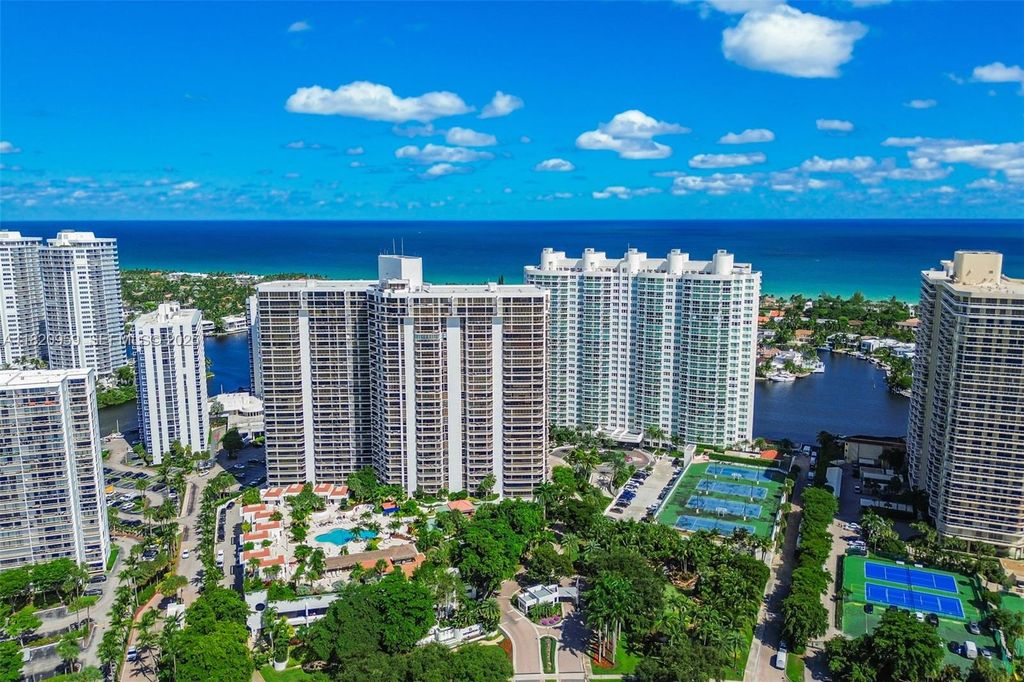20281 E Country Club Drive 1412, Aventura, FL 33180