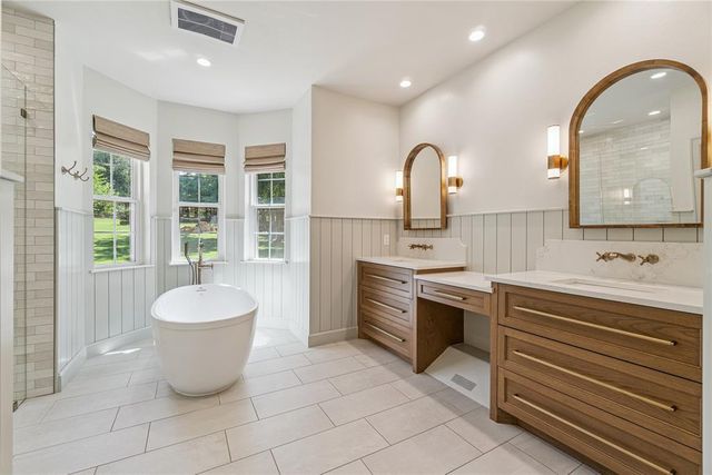 2351 E Lakewood Drive, Guthrie, OK 73044