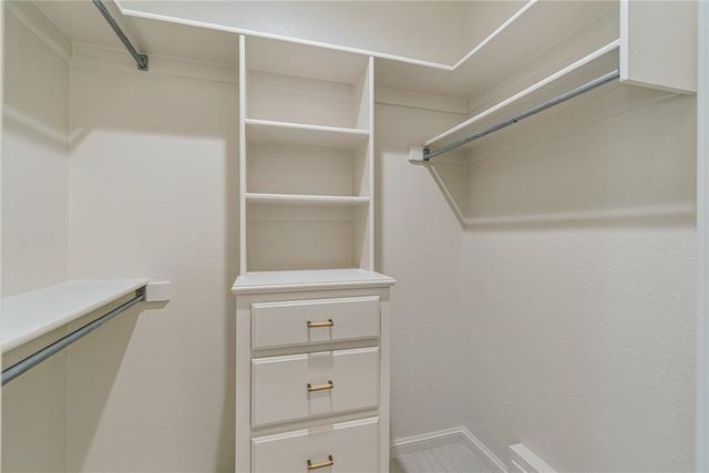 2351 E Lakewood Drive, Guthrie, OK 73044