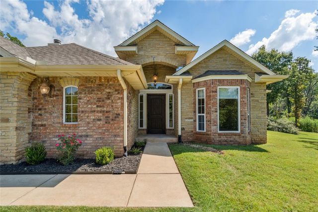 2351 E Lakewood Drive, Guthrie, OK 73044