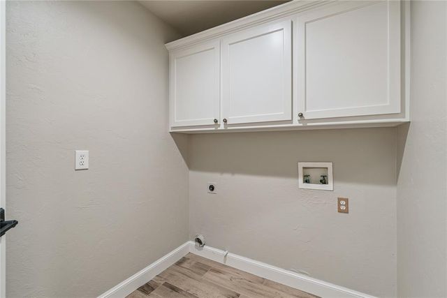 2351 E Lakewood Drive, Guthrie, OK 73044