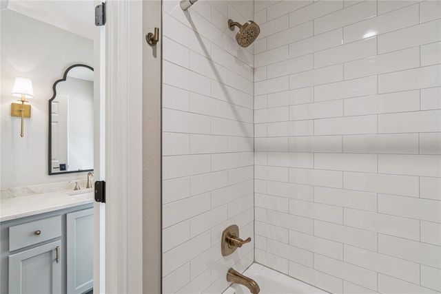 2351 E Lakewood Drive, Guthrie, OK 73044