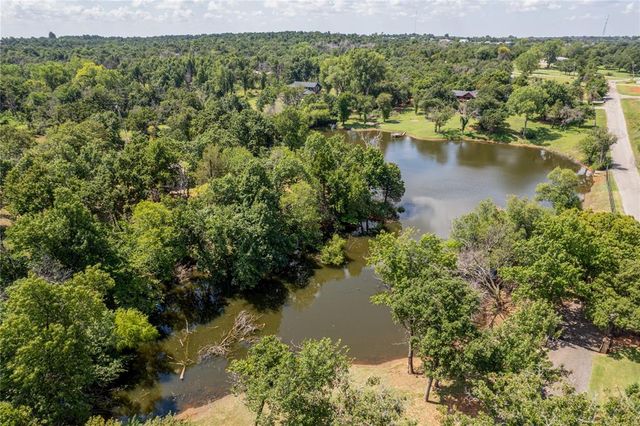 2351 E Lakewood Drive, Guthrie, OK 73044