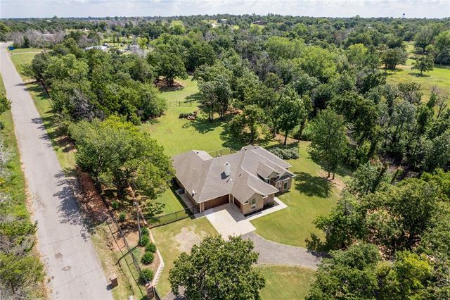2351 E Lakewood Drive, Guthrie, OK 73044