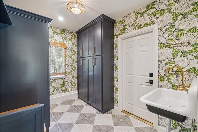 2351 E Lakewood Drive, Guthrie, OK 73044