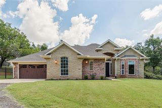 2351 E Lakewood Drive, Guthrie, OK 73044