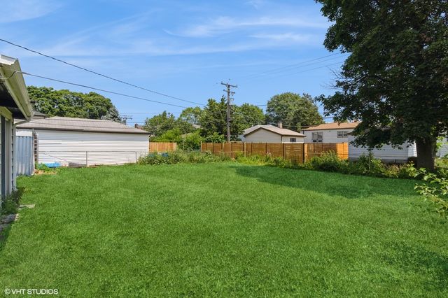 1039 S 3rd Avenue, Des Plaines, IL 60016