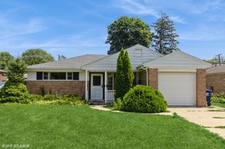 1039 S 3rd Avenue, Des Plaines, IL 60016