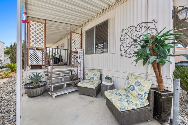 4401 Hughes Lane 32, Bakersfield, CA 93304