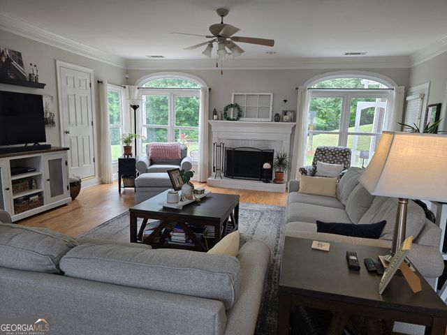 3450 Pinemont Drive, Douglasville, GA 30135