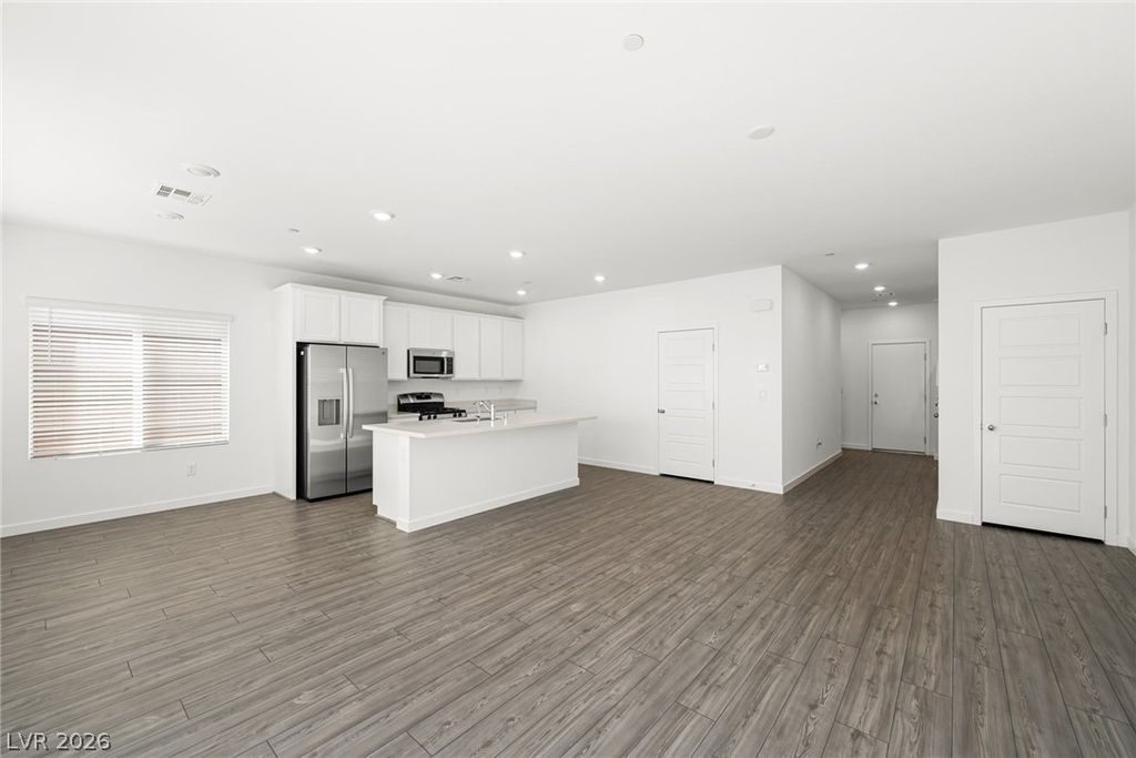 9933 Kimura Hills Avenue, Las Vegas, NV 89129 — photo 4