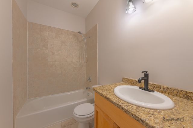 2226 W Monroe Street 3, Chicago, IL 60612