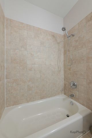 2226 W Monroe Street 3, Chicago, IL 60612
