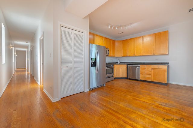 2226 W Monroe Street 3, Chicago, IL 60612