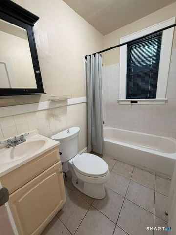 223 Wayne Street 2nd Fl., Bridgeport, CT 06606
