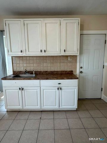223 Wayne Street 2nd Fl., Bridgeport, CT 06606