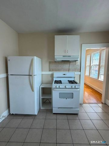 223 Wayne Street 2nd Fl., Bridgeport, CT 06606