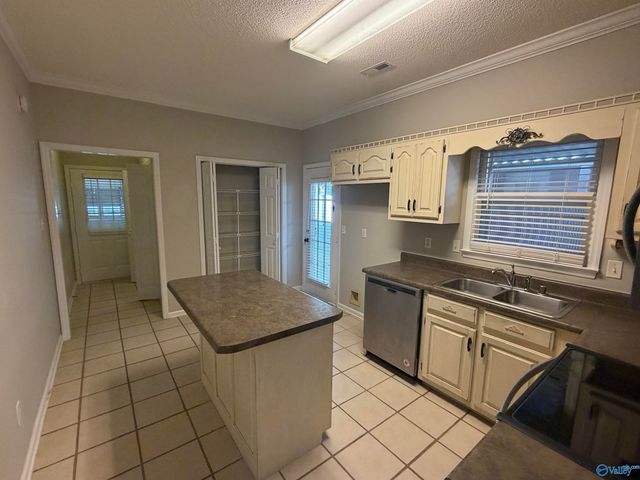 2410 Brookline Court, Decatur, AL 35603