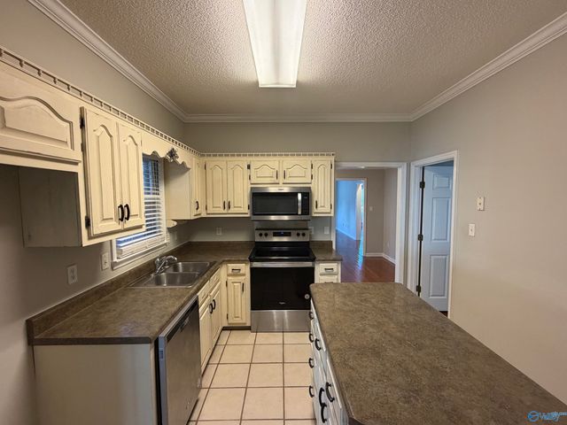 2410 Brookline Court, Decatur, AL 35603